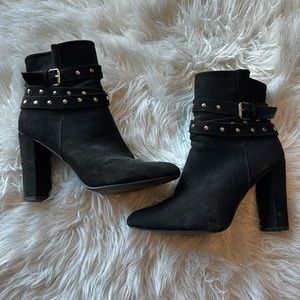 Black ankle boot heals, size 8
